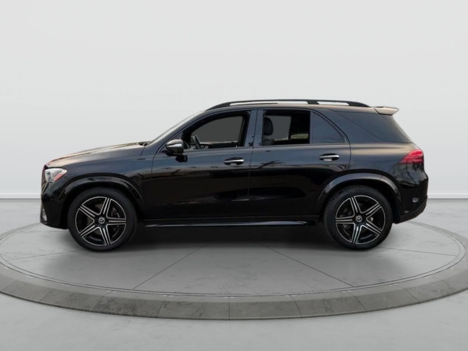 Used 2025 Black Mercedes-Benz GLE 350 image 4
