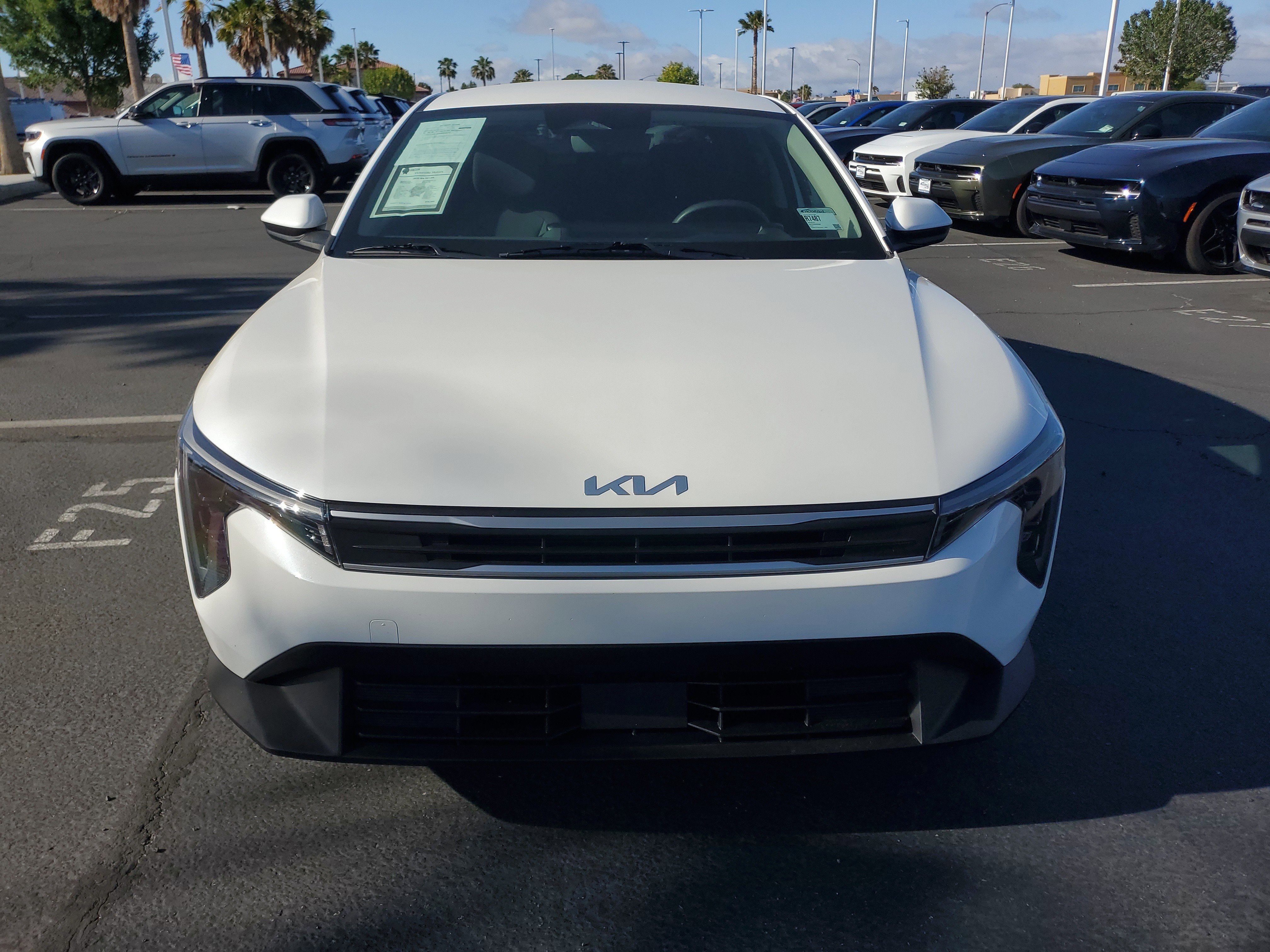 Used 2025 White Kia LXS image 8