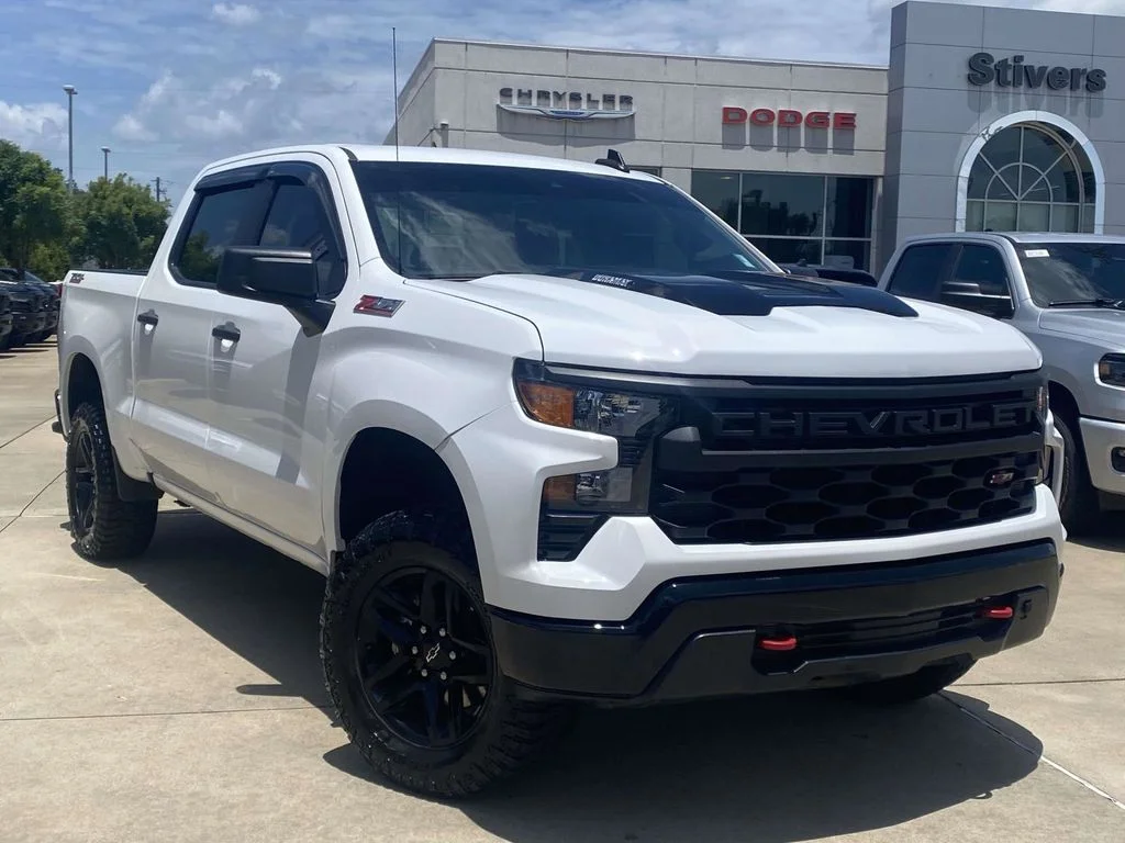 Used 2024 White Chevrolet Custom Trail Boss image 36