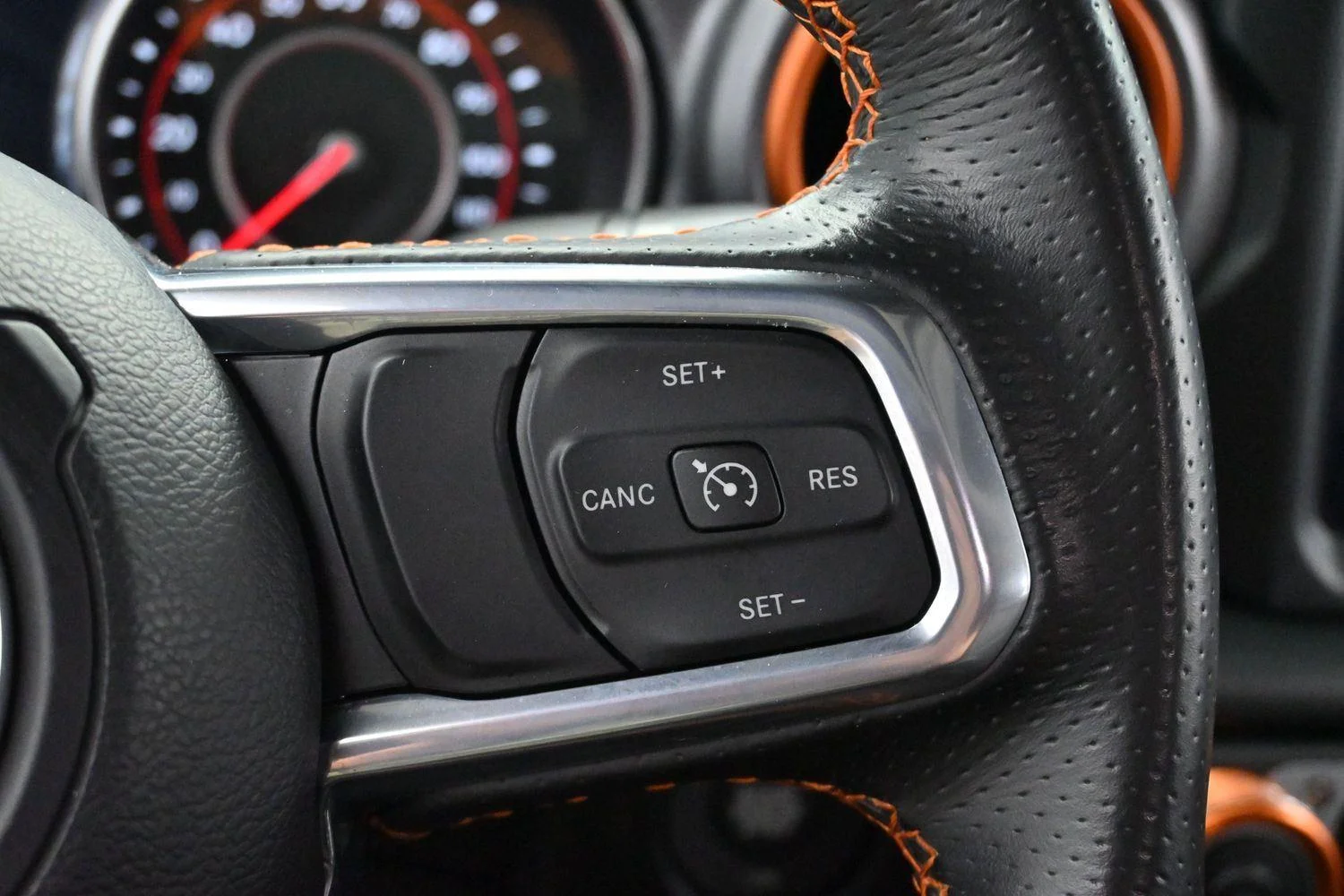 Used 2021 Sting-Gray Clearcoat Jeep Mojave image 16
