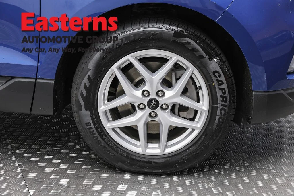 Used 2023 Blue Ford SEL image 31