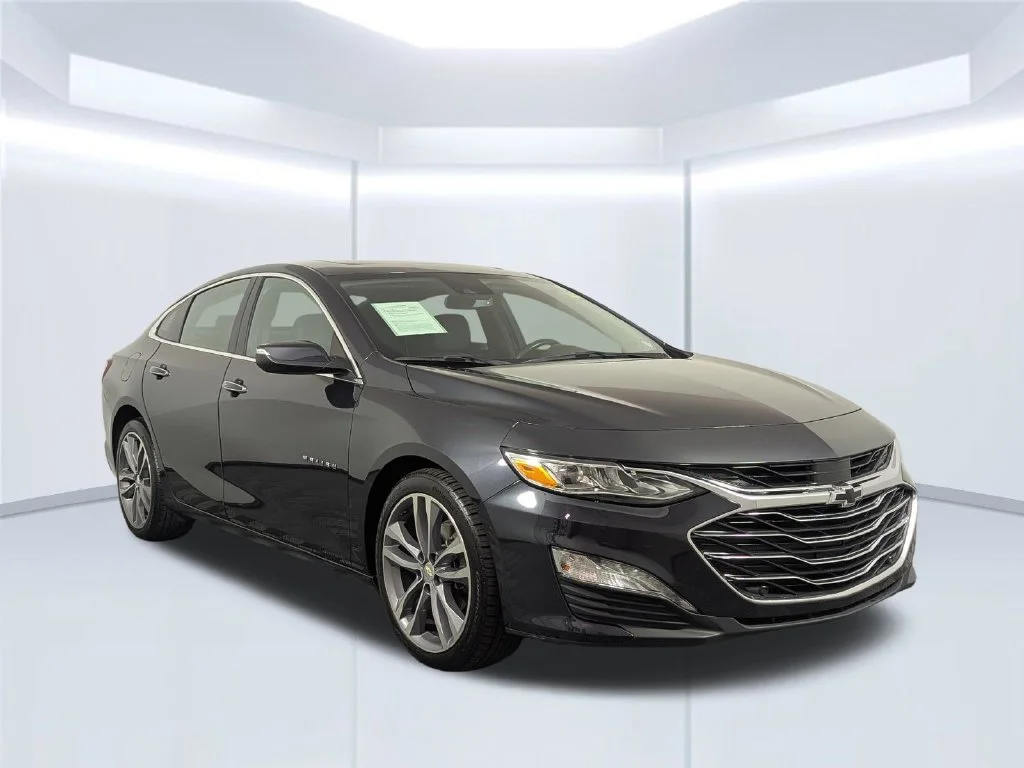 Used 2022 Gray Chevrolet Premier image 21