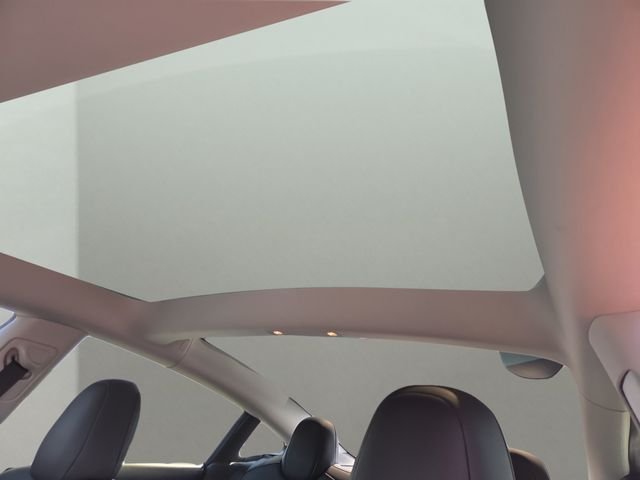 Used 2022 Pearl White Multi-Coat Tesla Long Range image 7