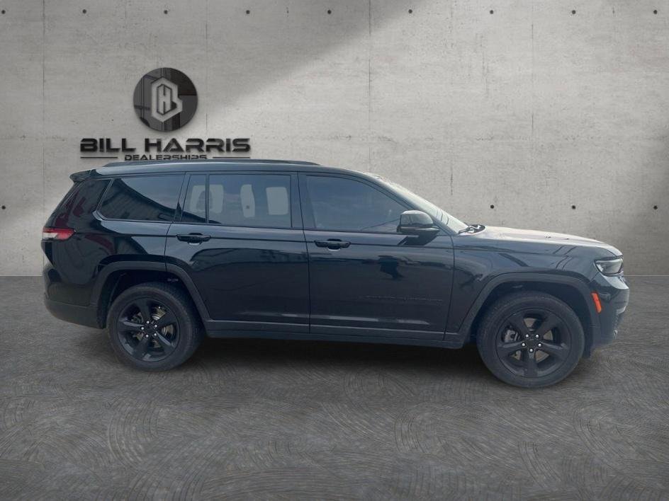 Used 2022 Black Jeep Limited image 4