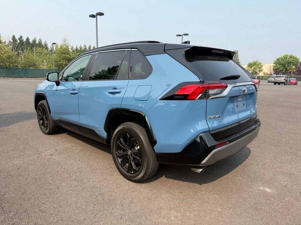 Used 2022 Midnight Black Metallic Toyota XSE image 5