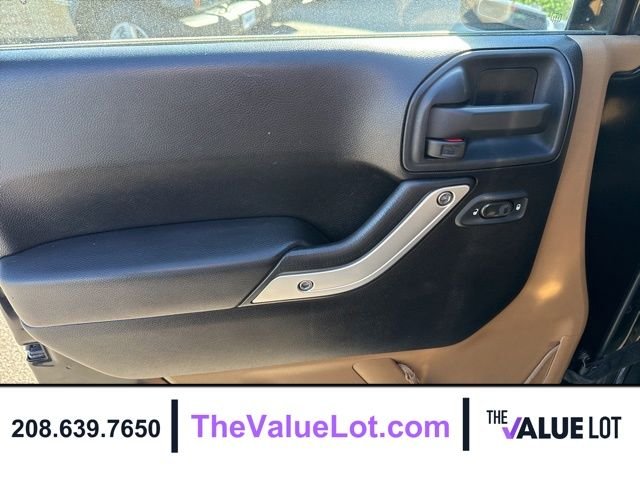 Used 2011 Black Jeep Unlimited Sahara image 18