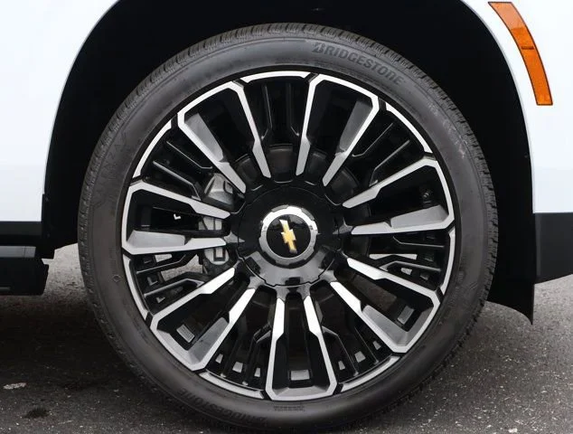 New 2026 Polar White Tricoat Chevrolet High Country image 33
