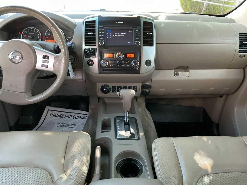 Used 2013 White Nissan SL image 21