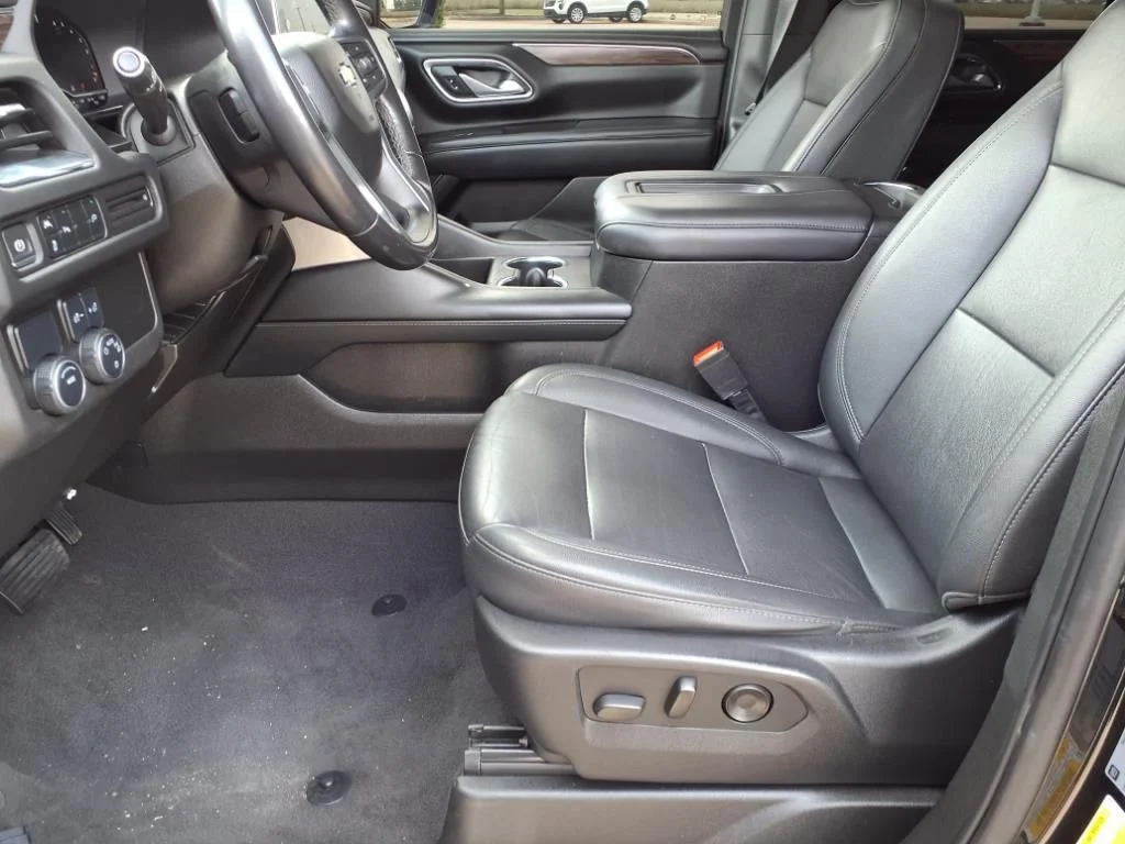 Used 2022 Black Chevrolet LT image 4