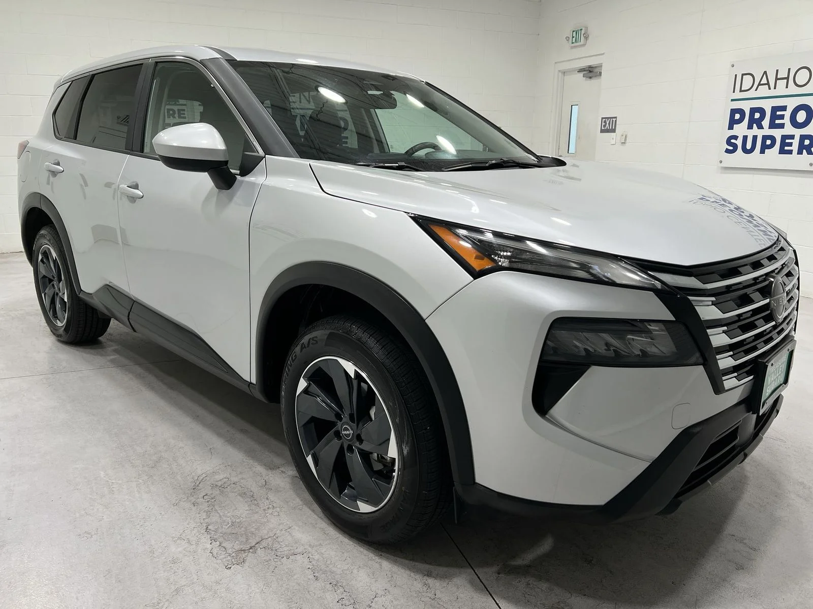Used 2025 Silver Nissan SV image 2
