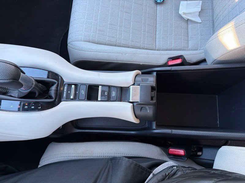 Used 2024  Honda LX image 17