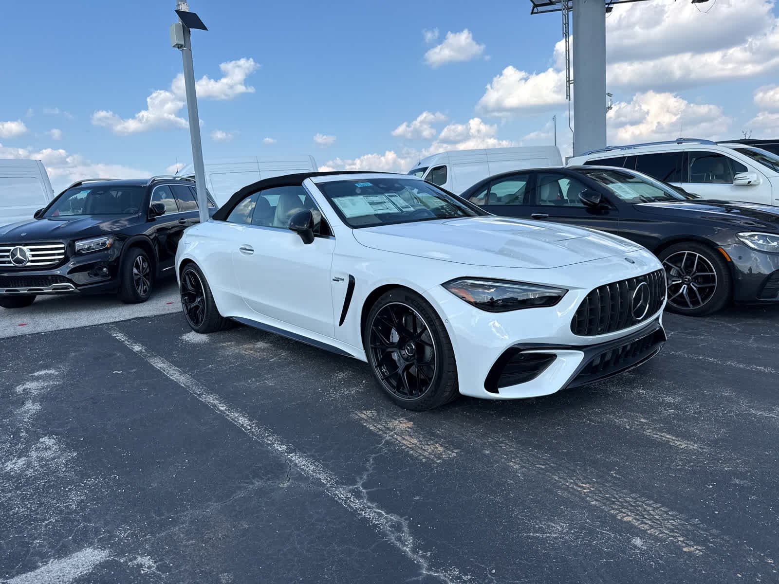 New 2027 MANUFAKTUR Moonlight White Metallic Mercedes-Benz AMG® CLE 53 image 6