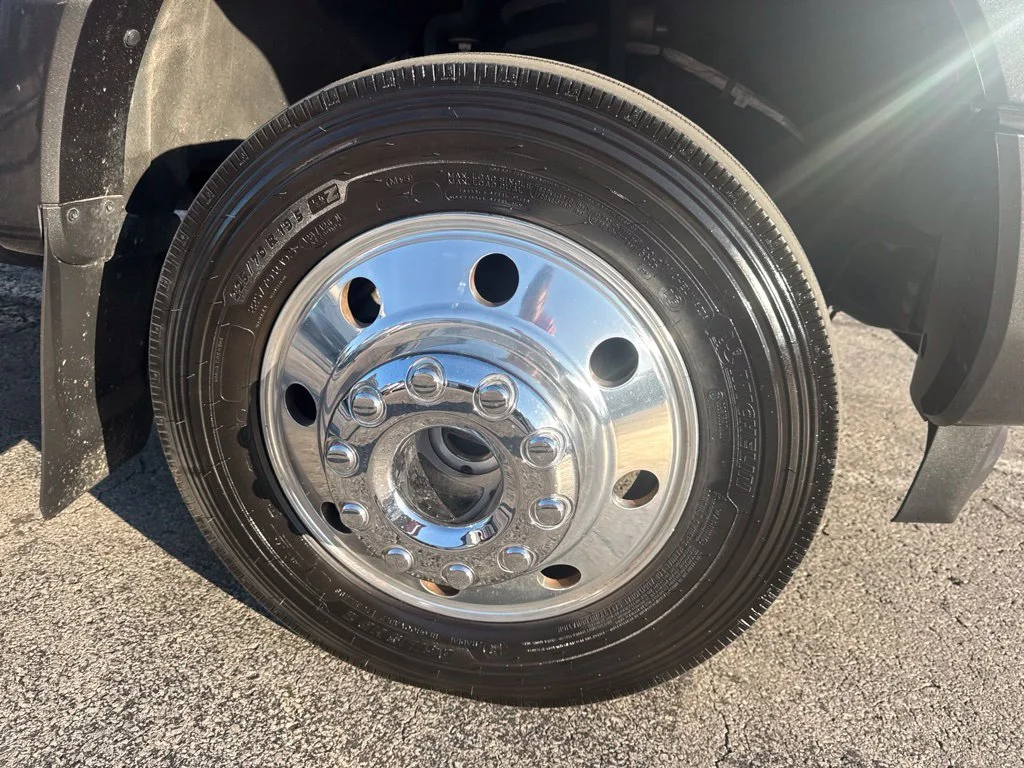 Used 2017 Gray Ford Platinum image 42