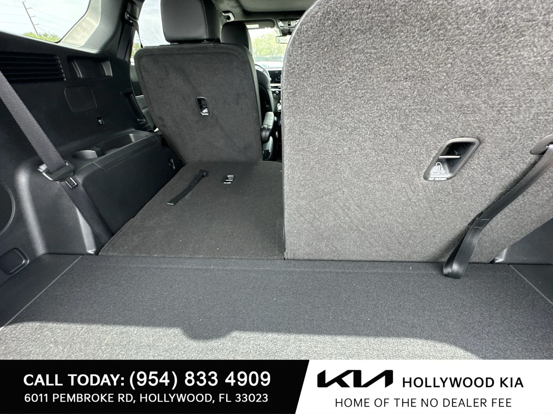 New 2025 Wolf Gray Kia  image 22
