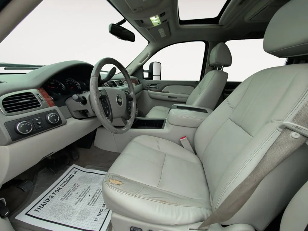 Used 2007 Silver Birch Metallic Chevrolet SRW LTZ image 9