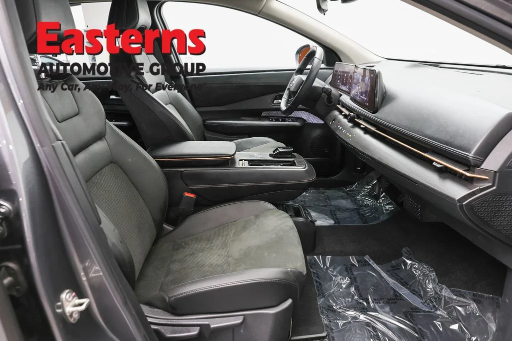 Used 2023 Gray Nissan ENGAGE image 24
