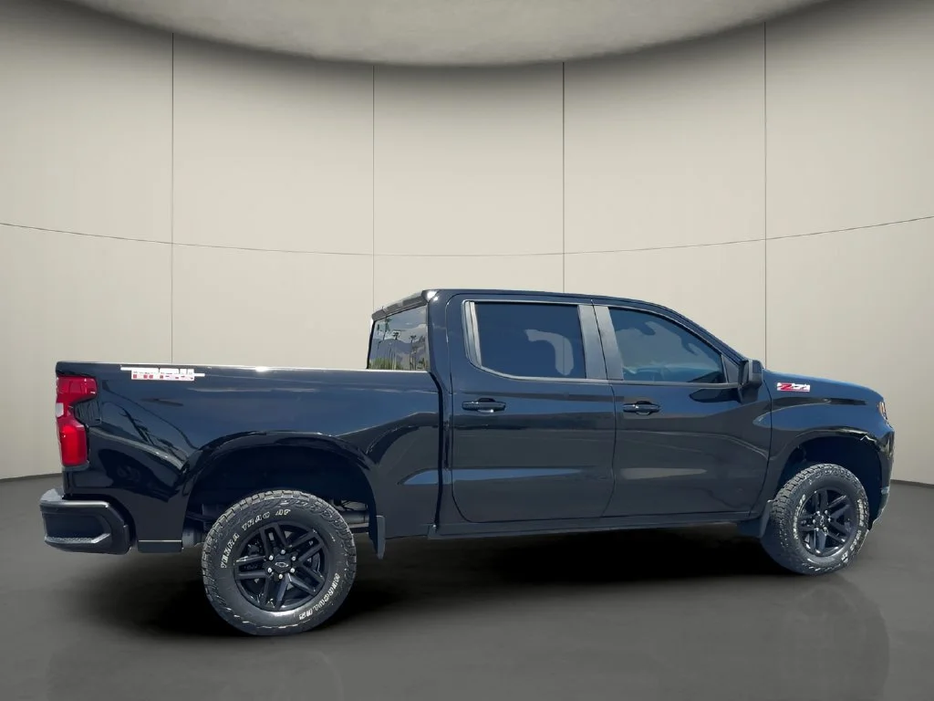 Used 2021 BLACK Chevrolet LT Trail Boss image 9