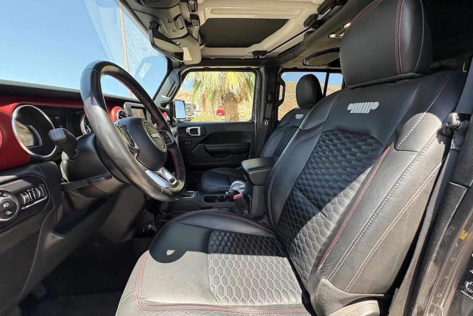 Used 2021 Granite Crystal Metallic Clearcoat Jeep Rubicon image 10