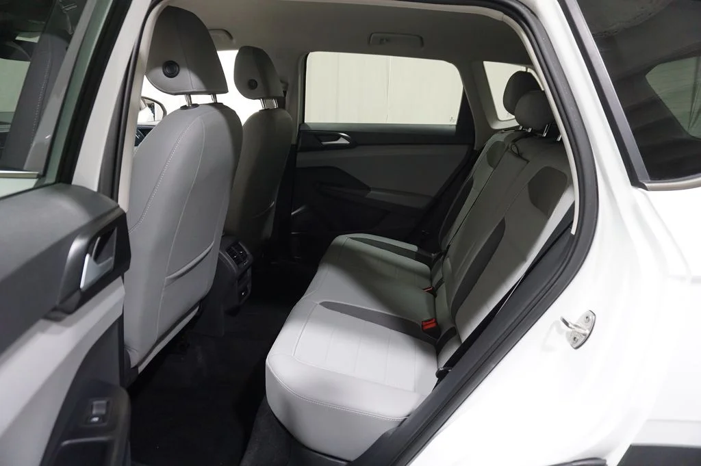 Certified Used 2023 White Volkswagen 1.5T SE image 11