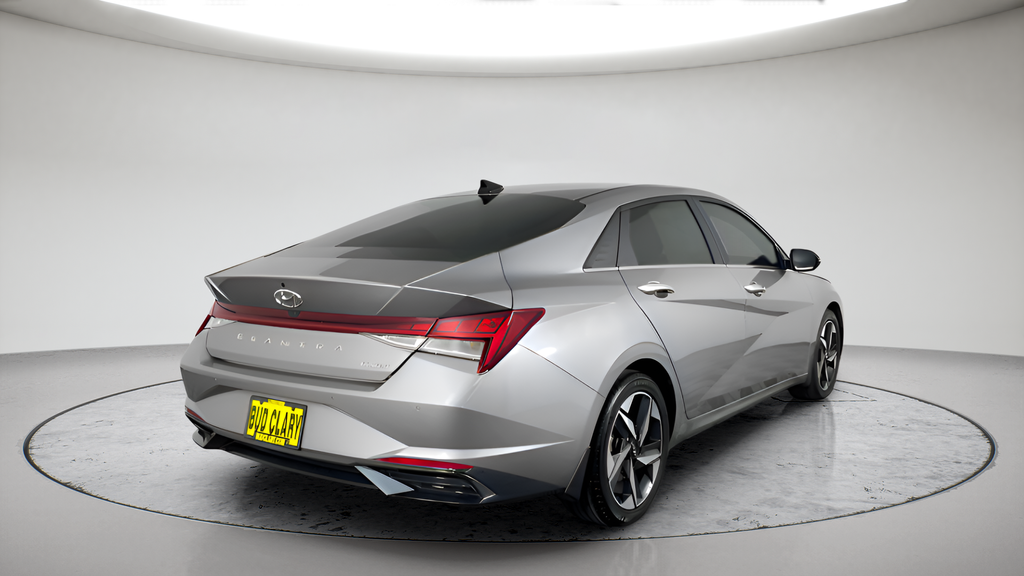 Used 2023 Fluid Metal Hyundai Limited image 3