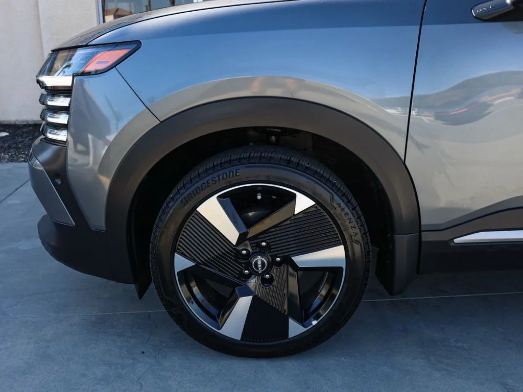Used 2025 Gray Nissan SR image 10