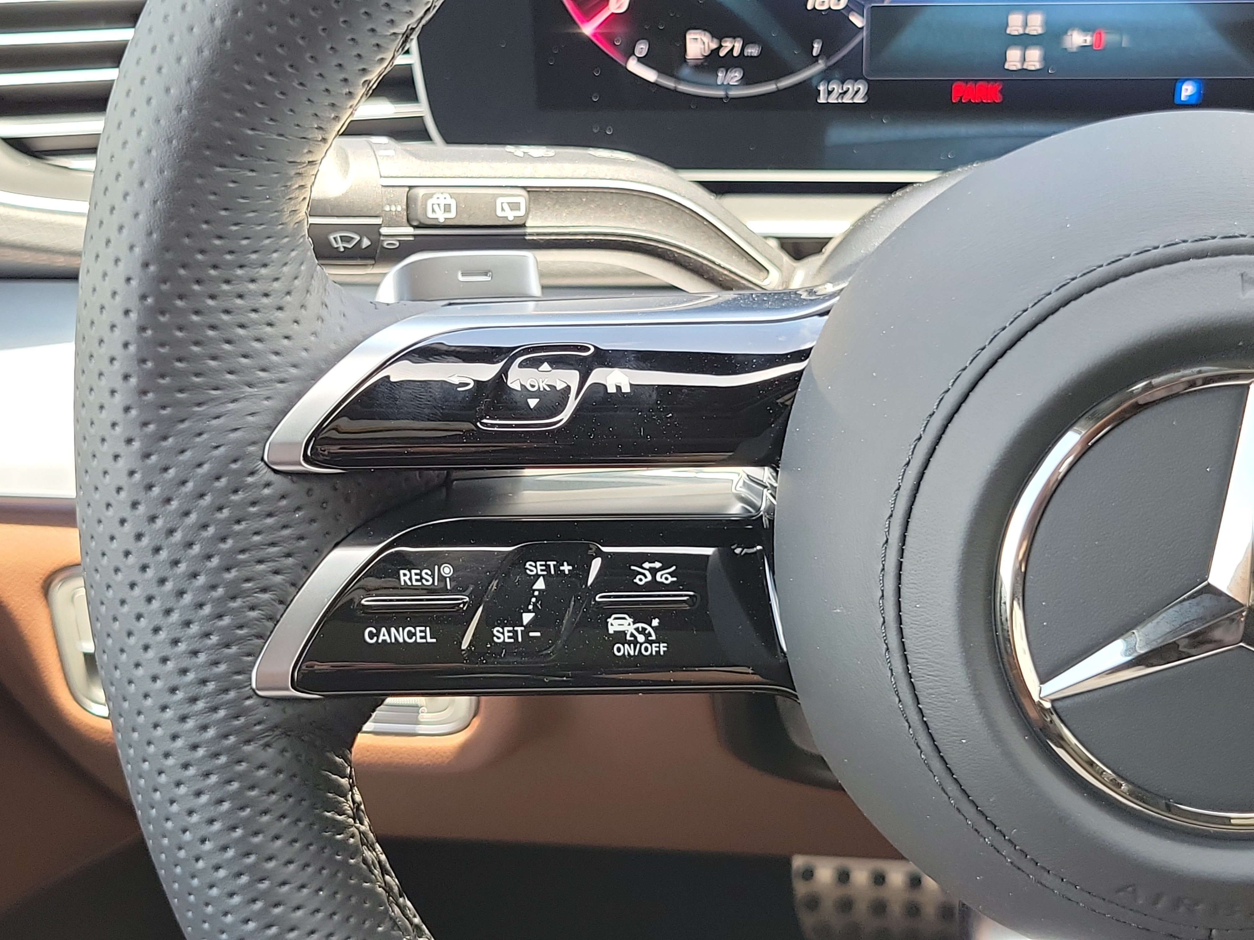 New 2026 MANUFAKTUR Ireland Mid Green Metallic Mercedes-Benz GLS 450 image 59