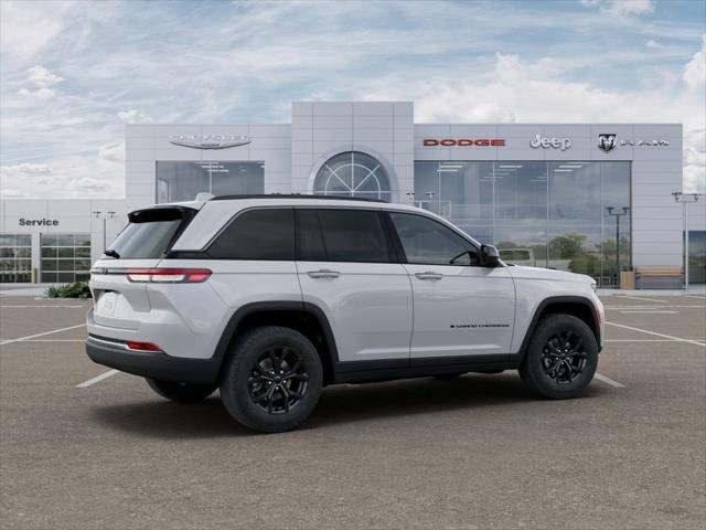 New 2026 Bright White Clear-Coat Exterior Paint Jeep Laredo image 30