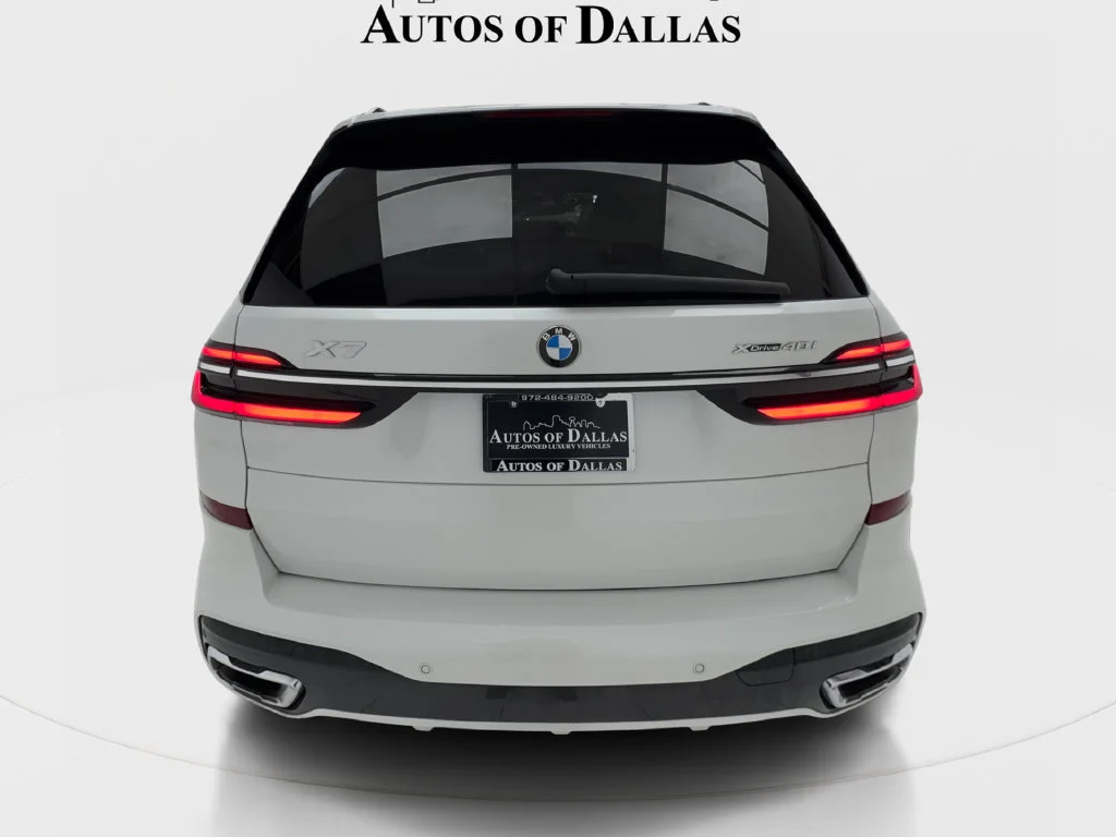 Used 2024 White BMW xDrive40i image 10