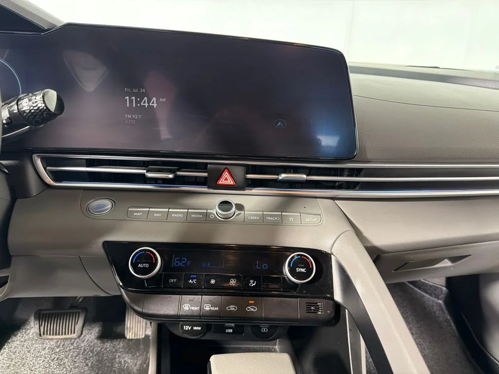 Used 2024 Abyss Black Hyundai SEL image 15