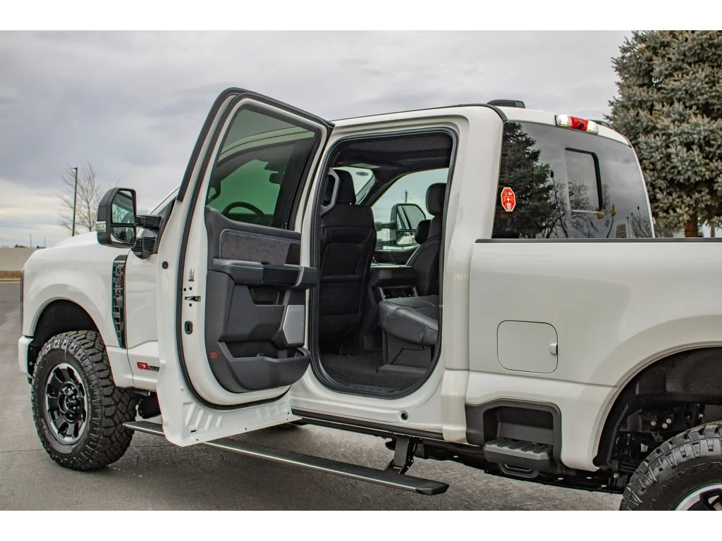 2026 Ford F-350 Super Duty Platinum - Photo 37