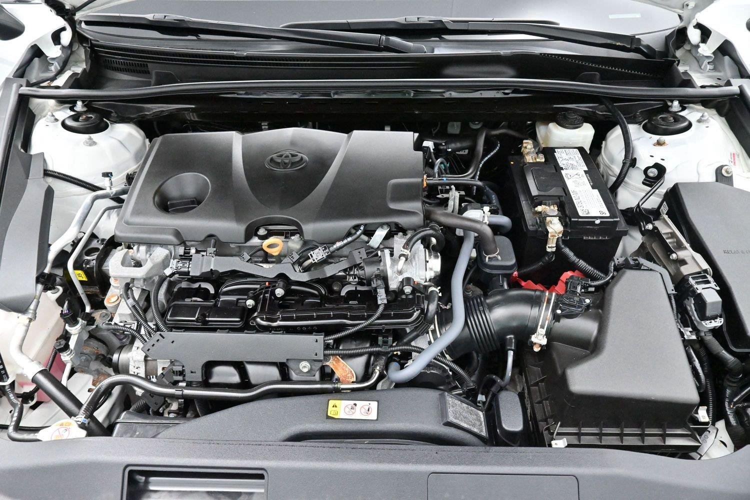 Used 2022 Wind Chill Pearl Toyota XSE image 39