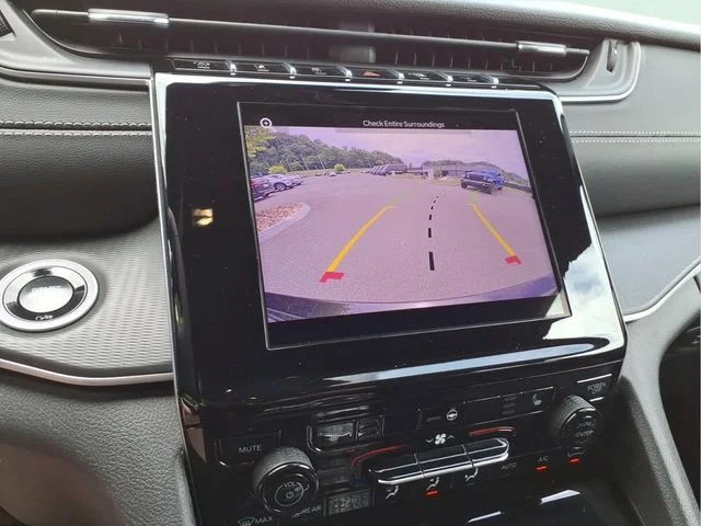 Used 2025 Black Jeep Altitude image 30