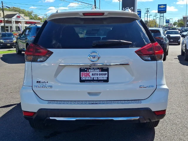 Used 2018 White Nissan SL image 7