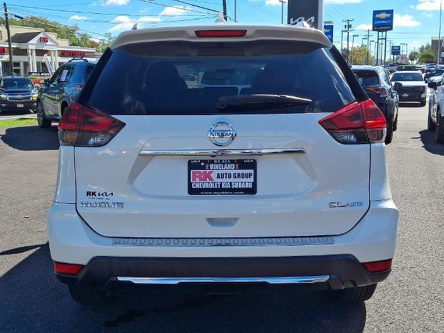 Used 2018 White Nissan SL image 7