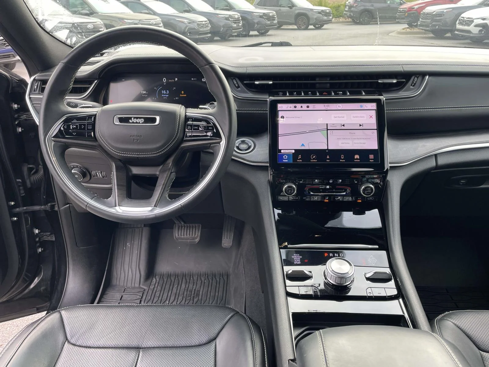 Used 2022 Diamond Black Crystal Pearlcoat Jeep Overland image 4