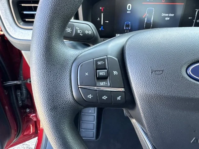 Used 2025 Red Ford XLT image 46
