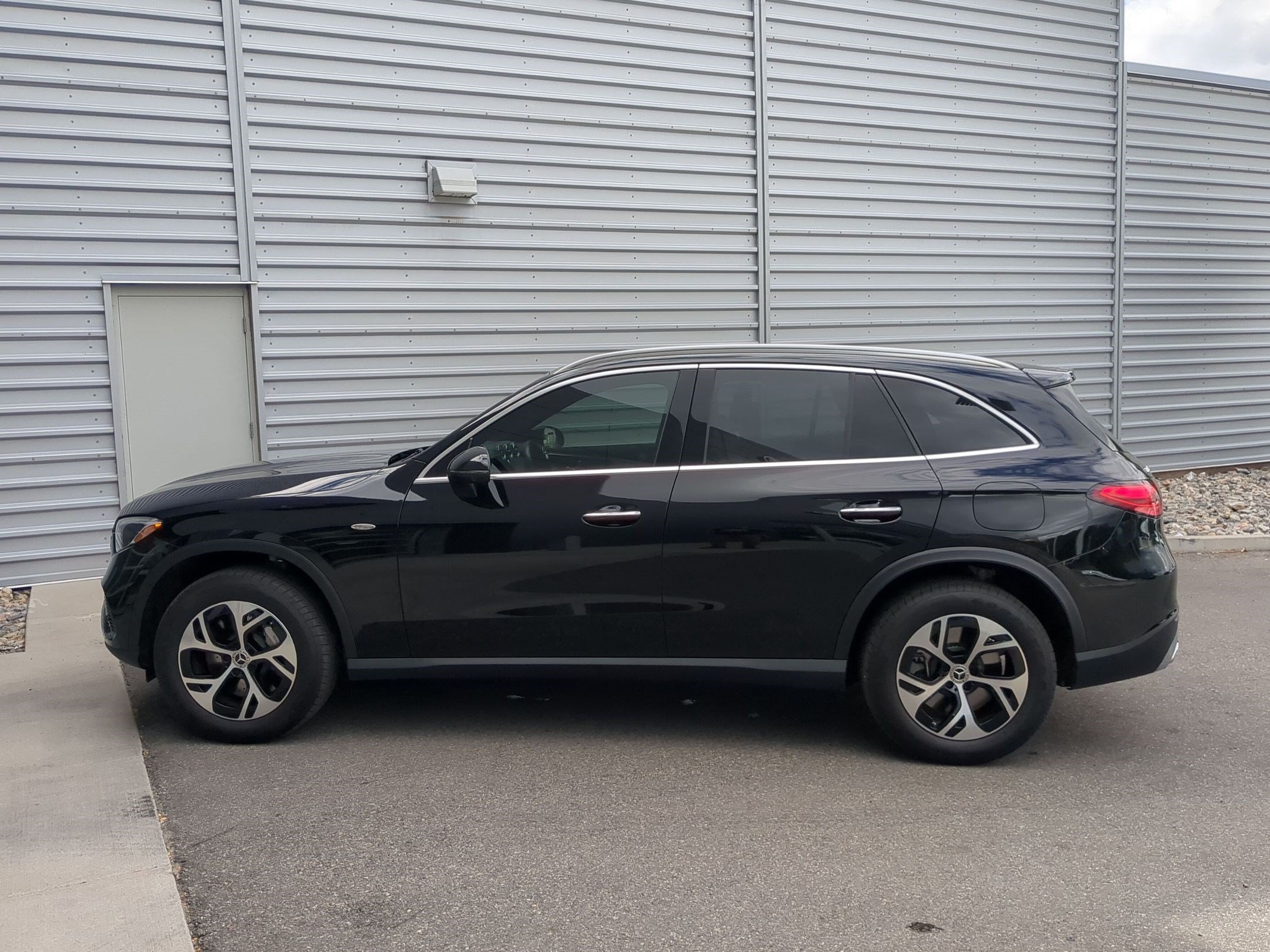 Used 2025 Black Mercedes-Benz GLC 350e image 9
