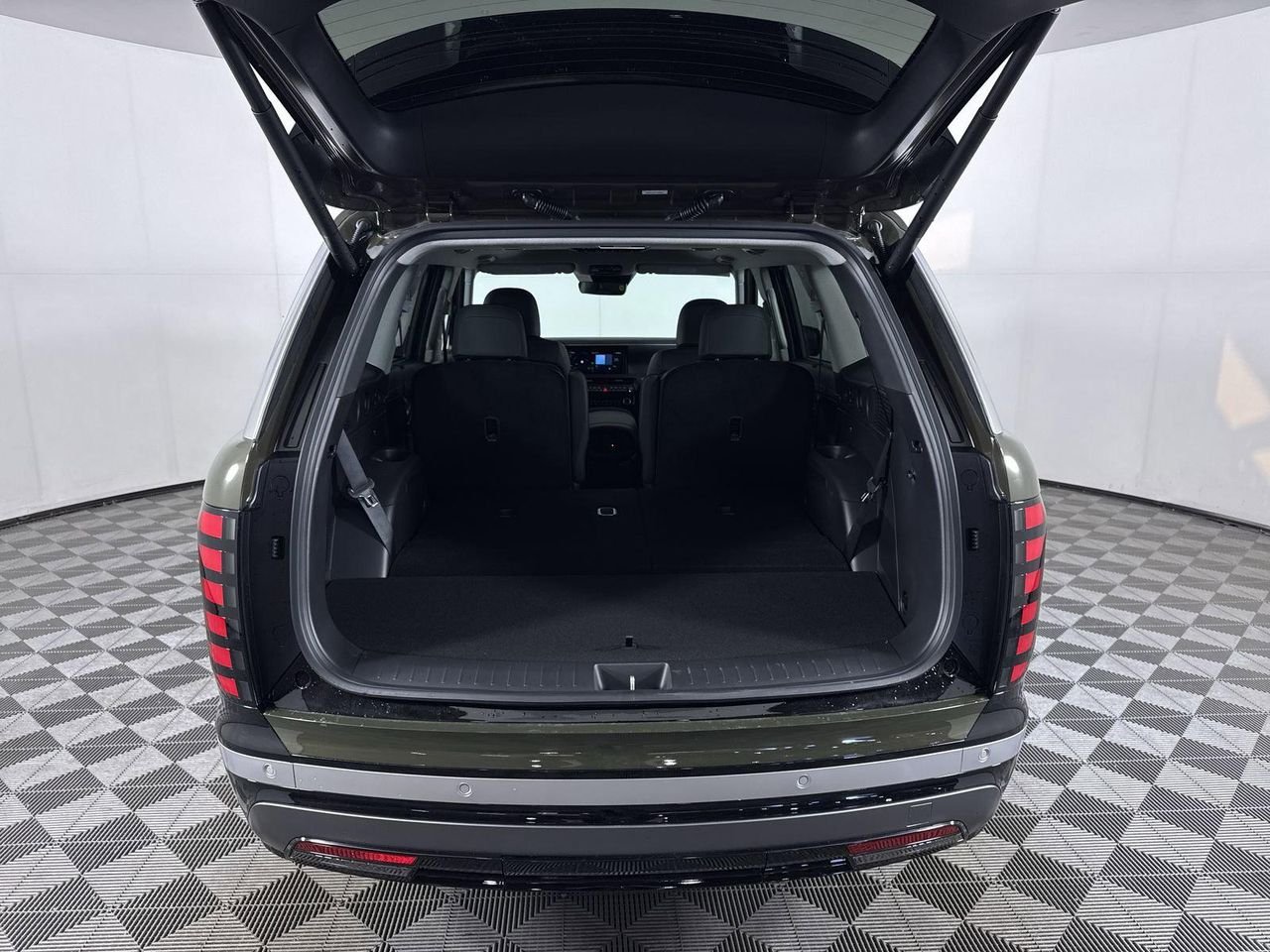New 2026 Titan Charcoal Pearl Hyundai Limited image 15