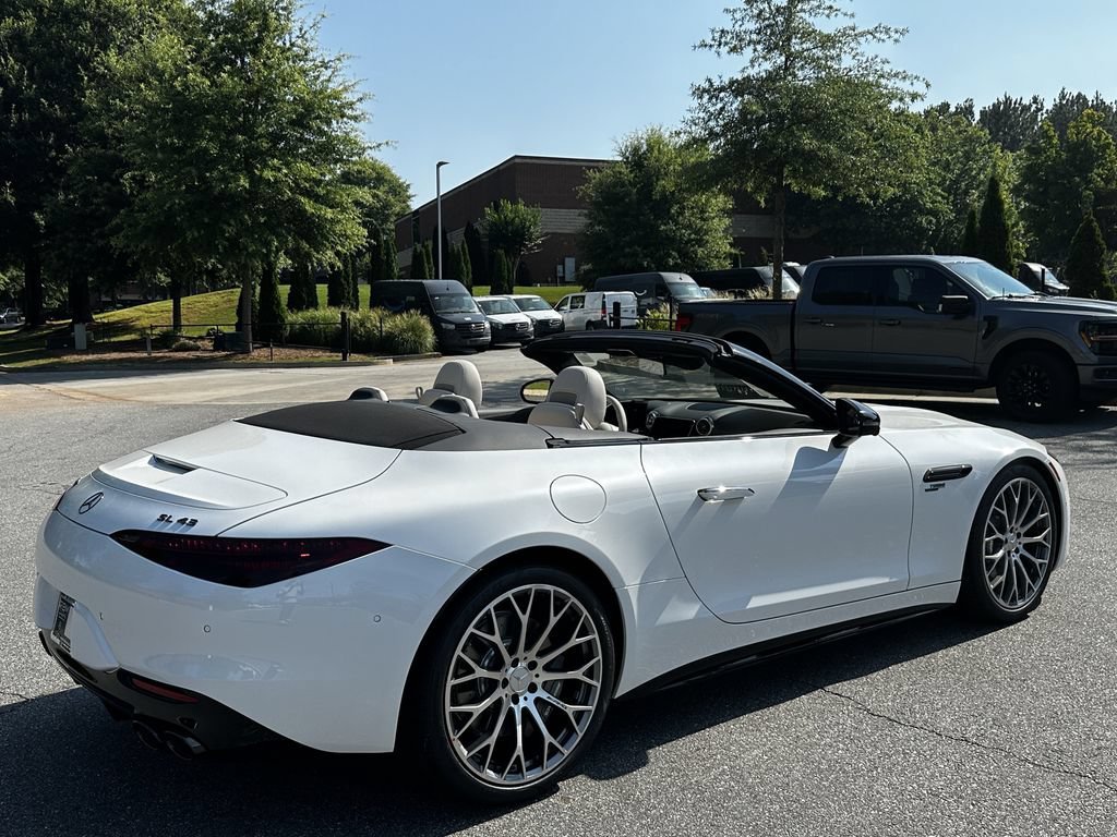 New 2026 MANUFAKTUR Moonlight White Metallic Mercedes-Benz AMG® SL 43 image 41