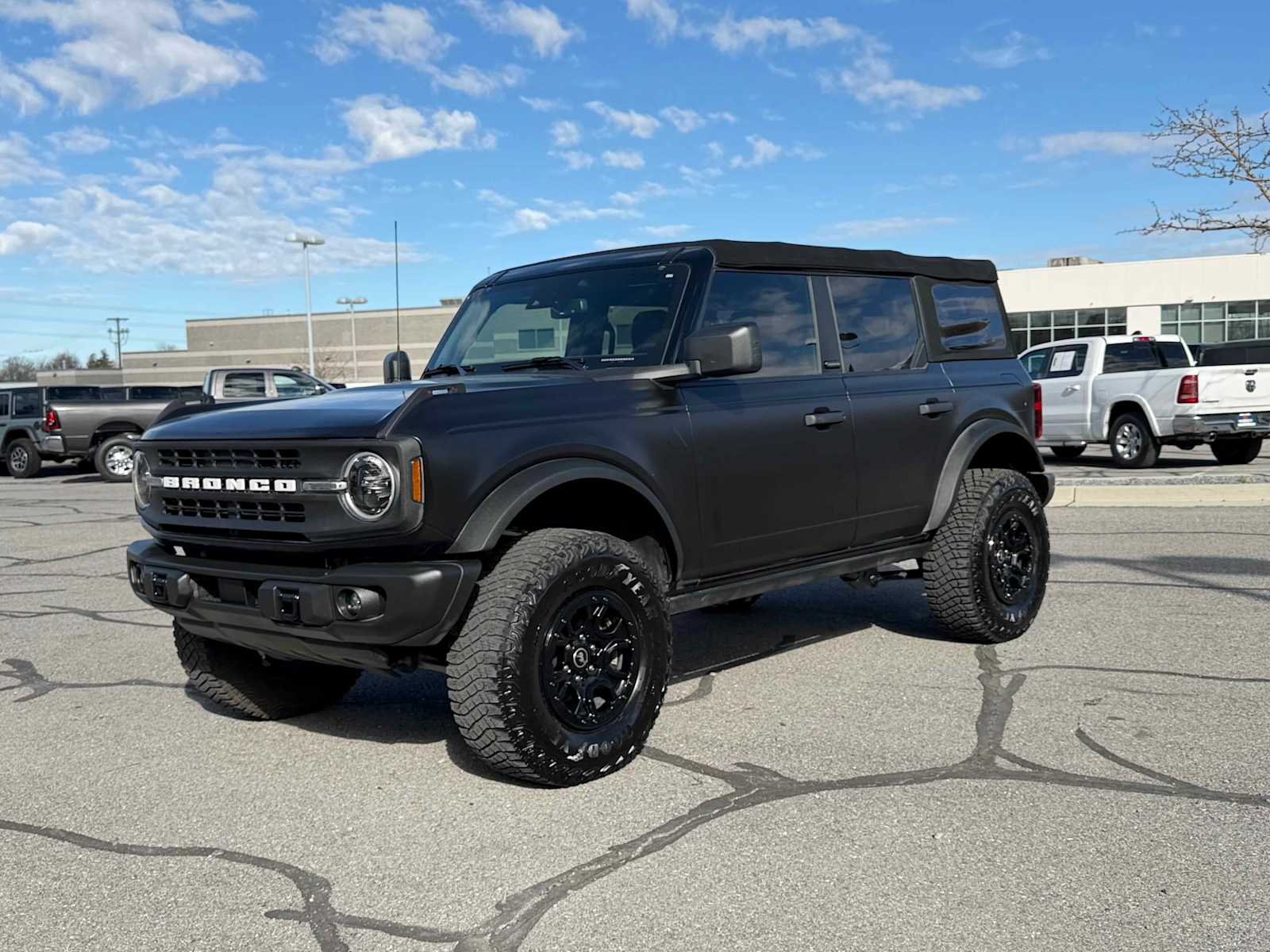 2022 Ford Bronco 4-Door Black Diamond