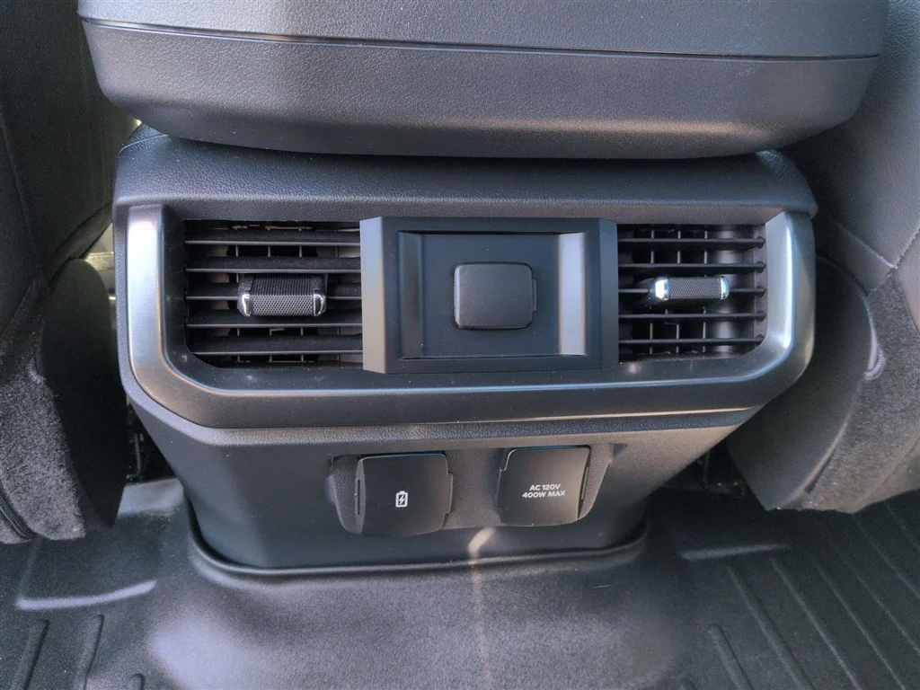 Used 2023 Black Ford XLT image 22
