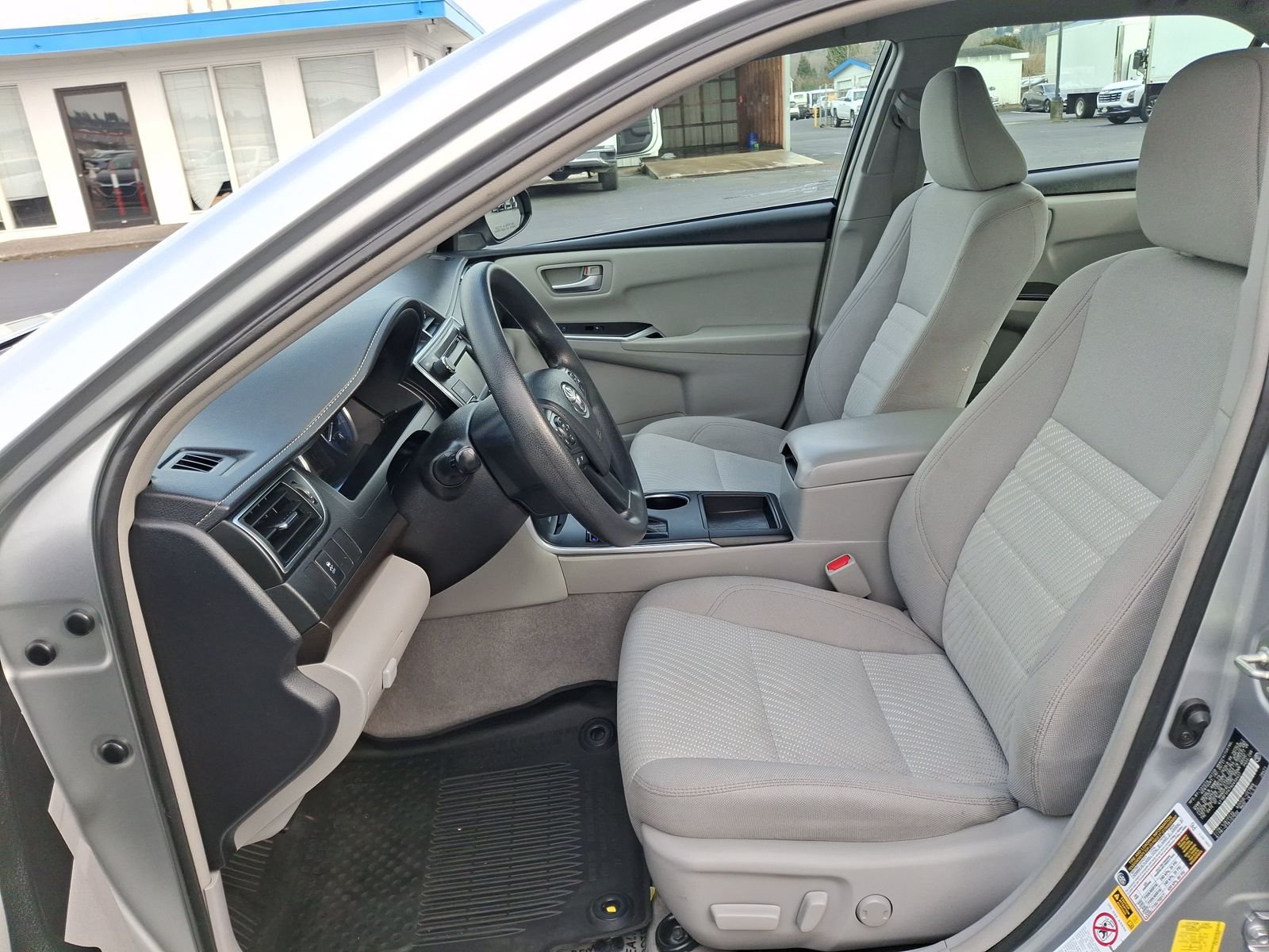 2017 Toyota Camry LE - Photo 20