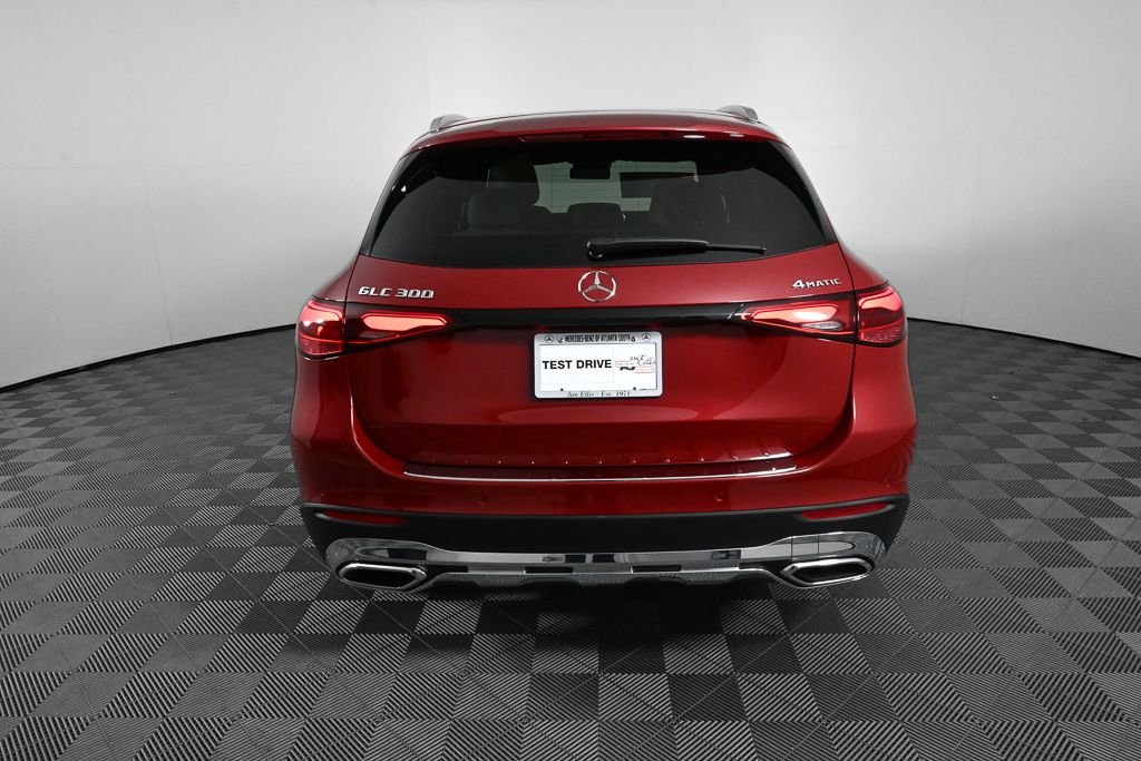New 2026 MANUFAKTUR Patagonia Red Metallic Mercedes-Benz GLC 300 image 28