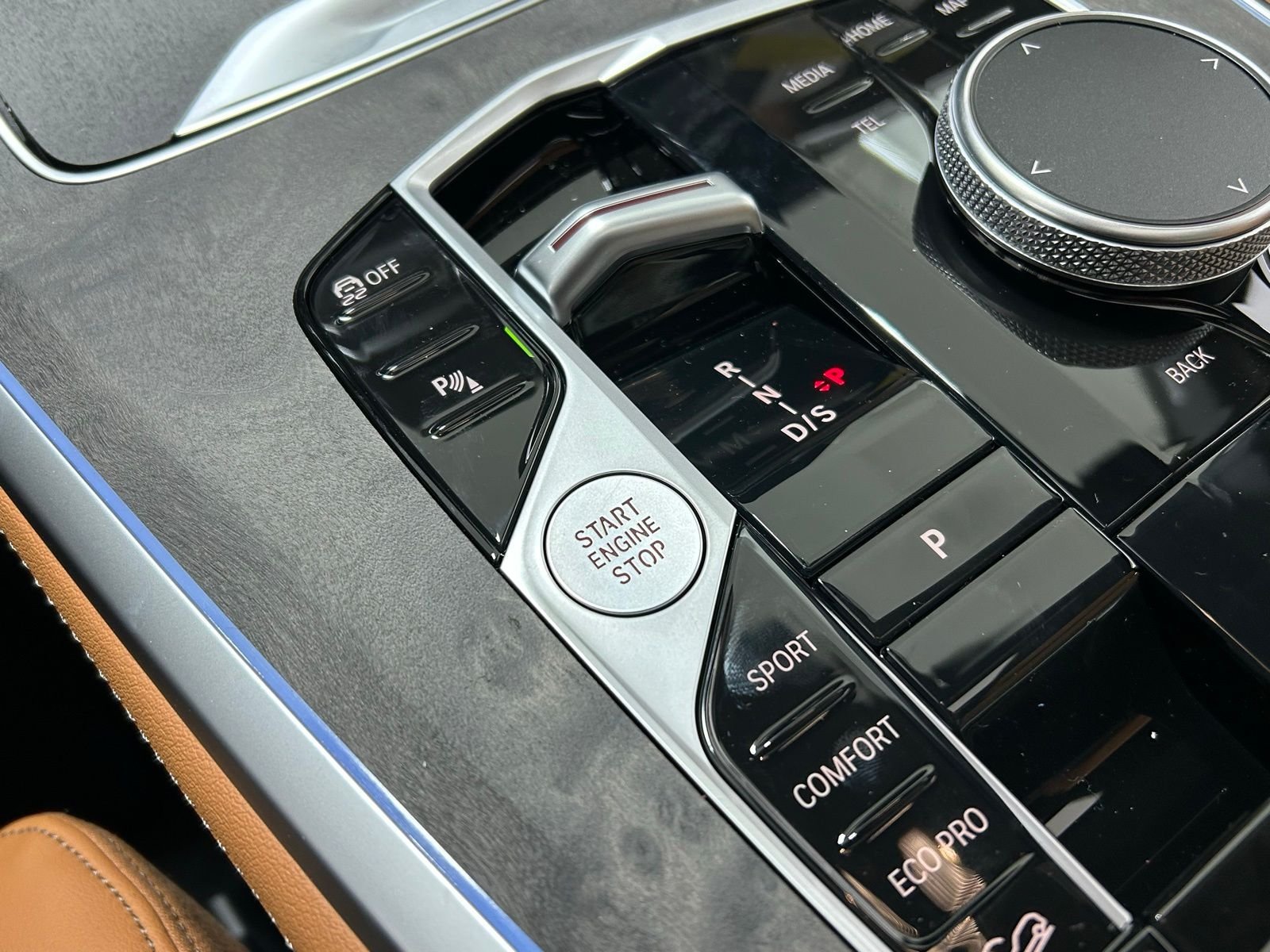 New 2026 Black Sapphire Metallic BMW xDrive40i image 35