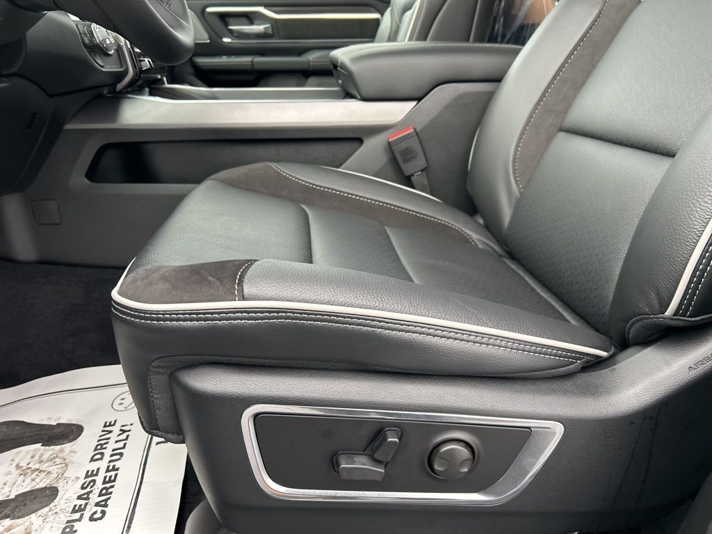 New 2026 Bright White Clear-Coat Exterior Paint RAM Laramie image 13