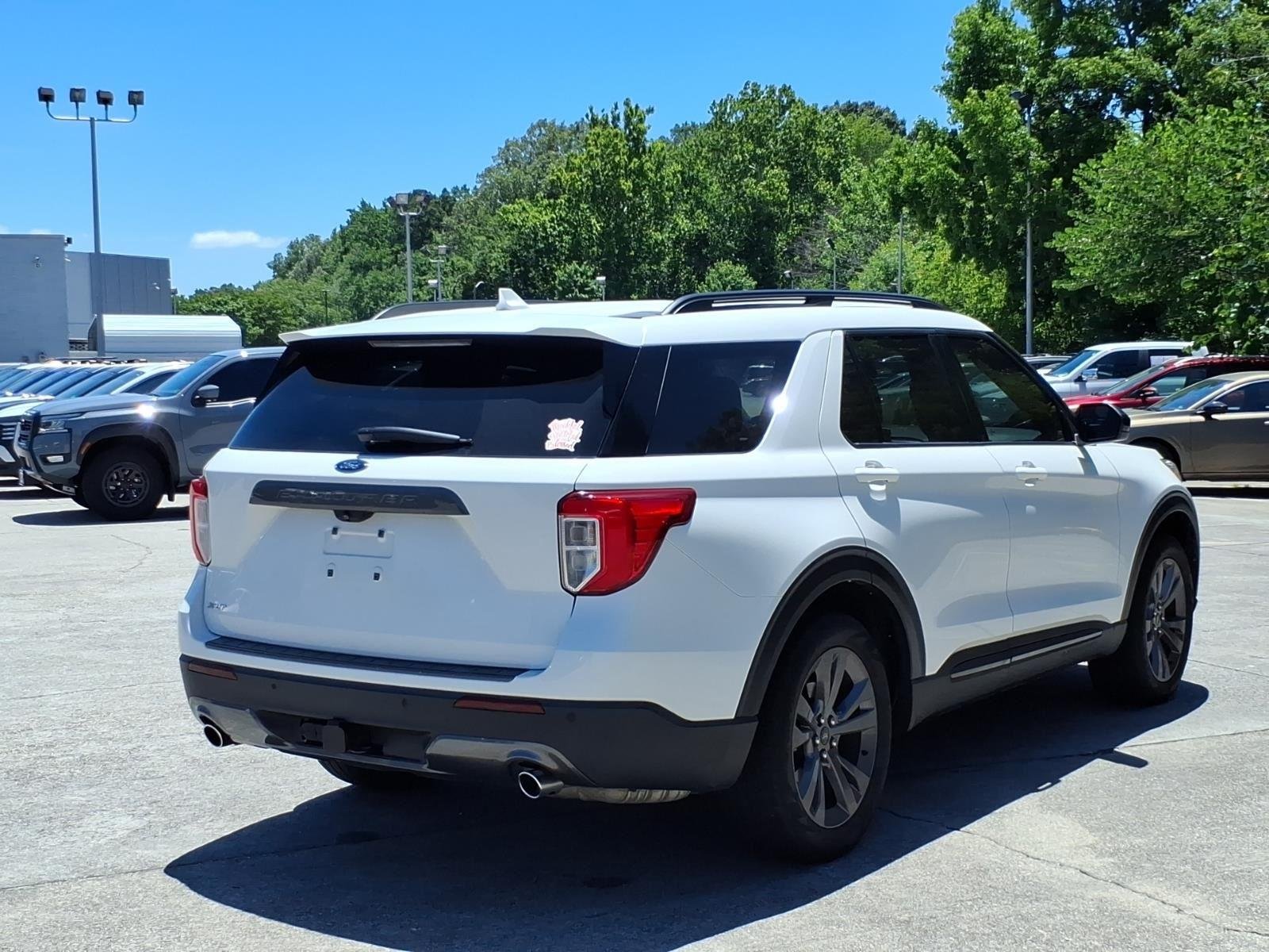 Used 2022 Star White Metallic Tri-Coat Ford XLT image 7