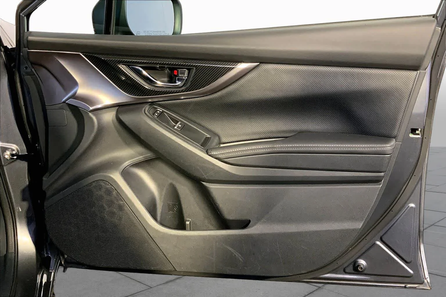 Used 2019 Magnetite Gray Metallic Subaru Limited image 23