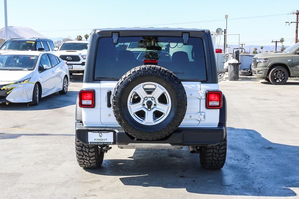 Used 2020 Bright White Clearcoat Jeep Sport S image 8