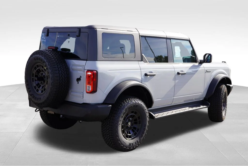 New 2026 White Ford Big Bend image 3