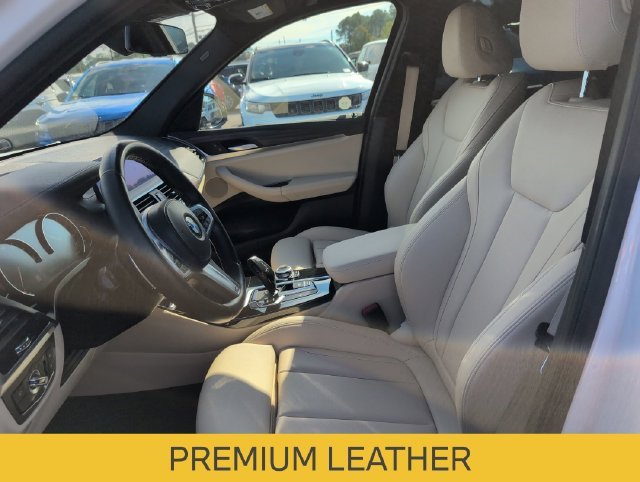 Used 2021 Alpine White BMW sDrive30i image 15